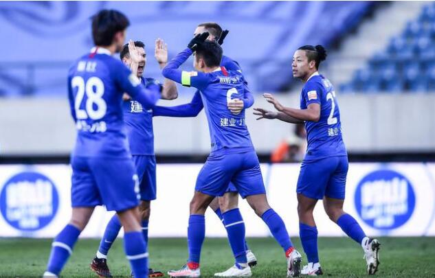 天津泰达河南建业专业保级 保级战中发挥非常老道