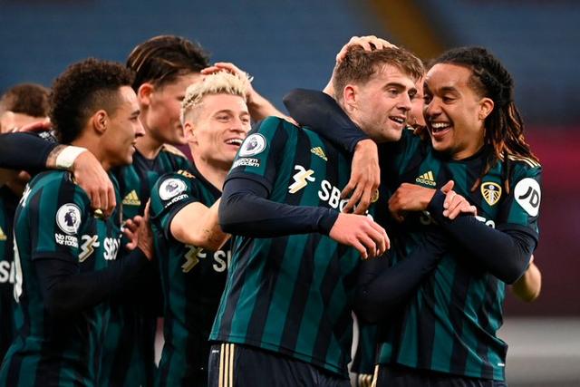 20/21赛季英超第6轮阿斯顿维拉对阵利兹联 利兹联3-0血洗英超榜首