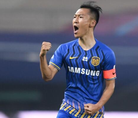 2020中超联赛第18轮争冠组上海上港对阵江苏苏宁易购 10人苏宁2-1逆转获胜