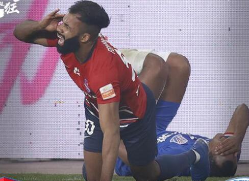 2020年中超争冠组重庆当代对阵上海绿地申花 点球大战重庆10-9战胜过申花