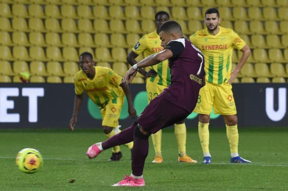 2020/21赛季法甲第9轮南特对巴黎圣日尔曼战报