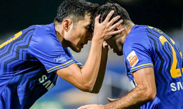 苏宁夺冠用国米的方式庆祝，致敬过去伟大的选手