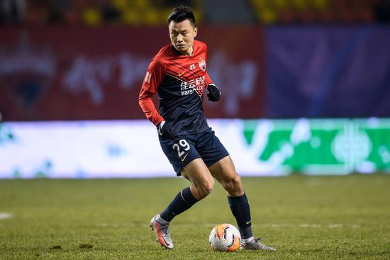 2020中超联赛第20轮深圳佳兆业对阵青岛黄海青港 郜林头球破门助深足2-1获胜