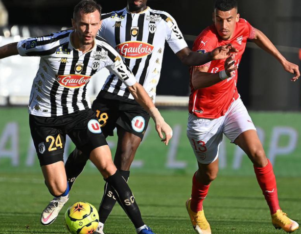 2020/21赛季法甲第10轮尼姆对昂热战报