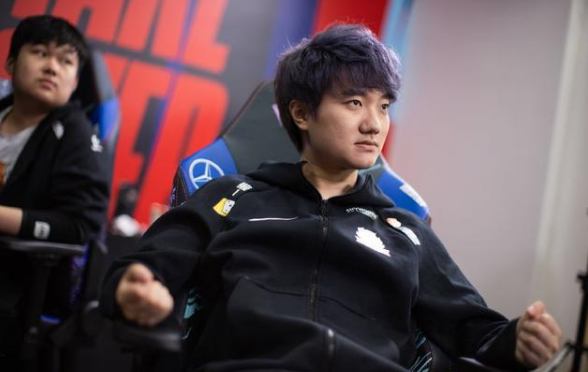 蛇蛇确认离队，TSM八位数薪资最有实力拿下