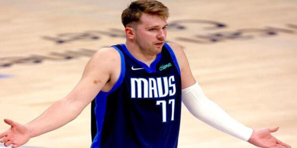 东契奇被驱逐离场 独行侠124-97战胜骑士