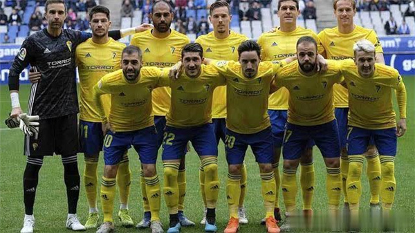 卡迪斯足球俱乐部介绍