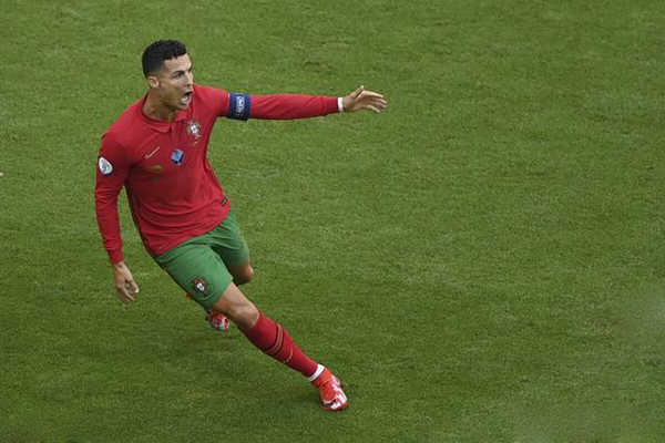 欧洲杯官方公布最佳阵容