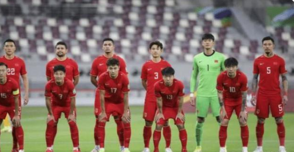 输了还被嘲讽，澳媒表示和国足比赛像是猫玩老鼠！