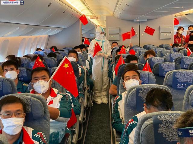 中国残奥代表团成员回国