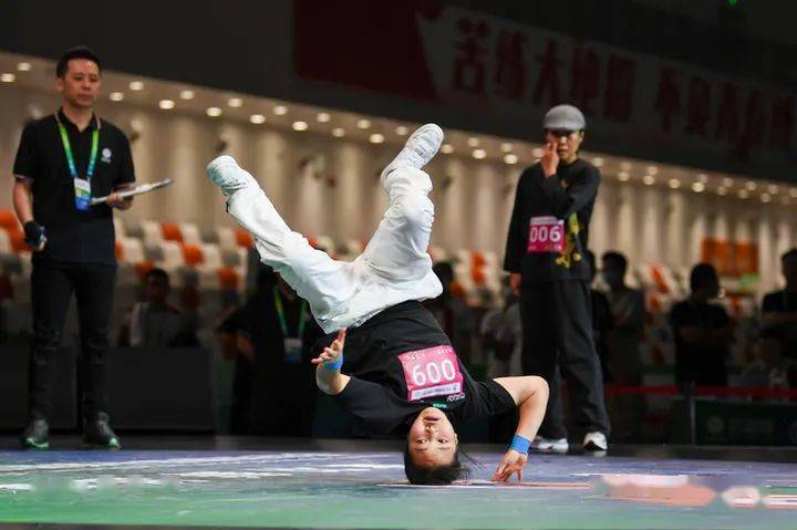 2021全运会16岁刘清漪获得霹雳舞冠军