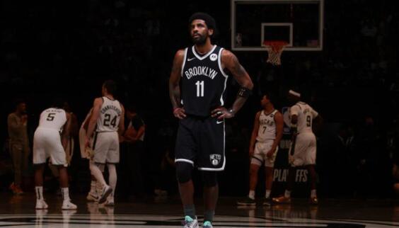 字母哥谈欧文大笑，科林斯雪上加霜，让哈登成笑柄