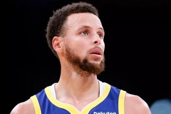 库里单节9投全中砍25分