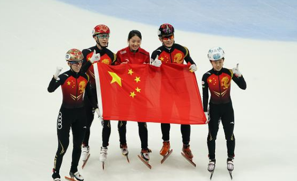 2000米混合接力中国队夺冠