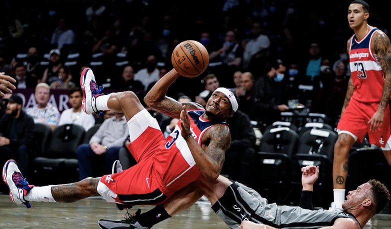 NBA常规赛篮网对决奇才 杜兰特上半场18分达成24000分里程碑