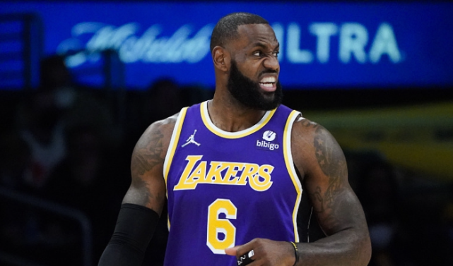 拒绝连败！湖人逆转骑士