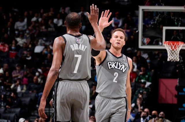 杜兰特23分遭驱逐！篮网大胜活塞