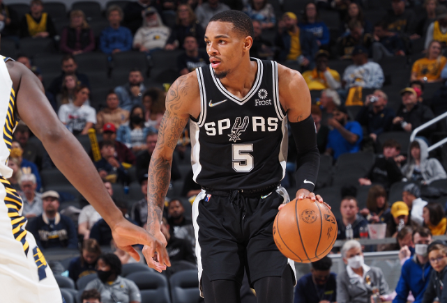 步行者131-118战胜马刺结束4连败告别垫底