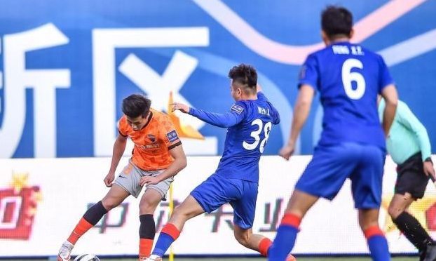 申花高层遭质疑，球迷纷纷指责