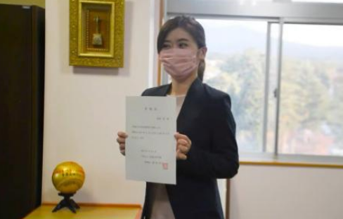 福原爱接受大学聘任当客座副教授