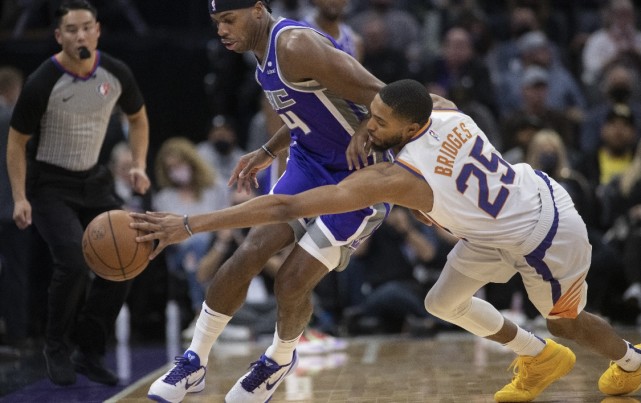 太阳拒绝国王逆转夺五连胜 巴恩斯空砍26分