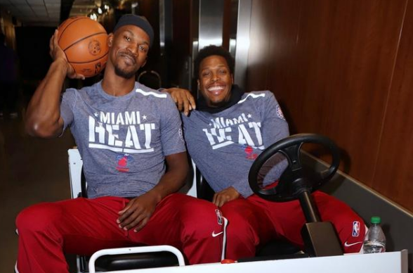 巴特勒遭遇右脚踝扭伤，12分钟受伤退赛