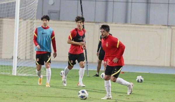 国足战澳大利亚大名单