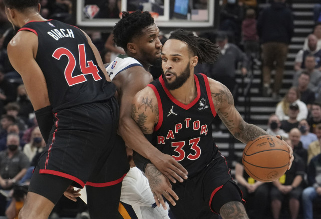 爵士七人上双19记三分送猛龙三连败