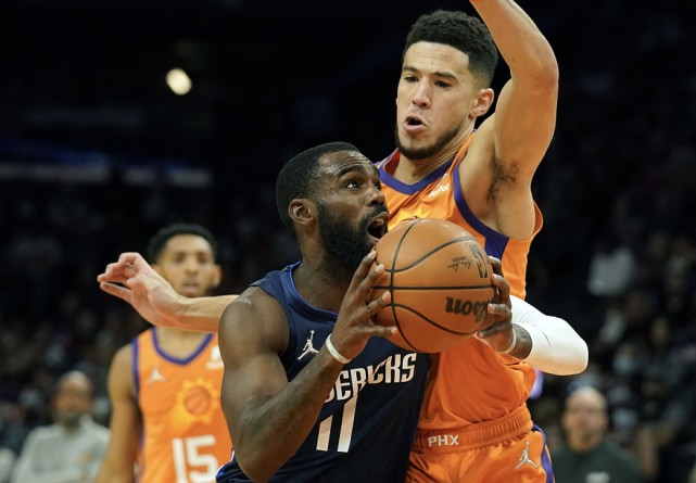 阳六人得分上双 太阳112-104再胜独行侠拿到十一连胜