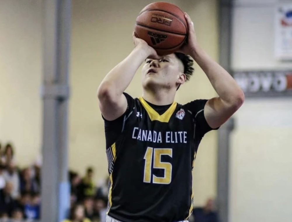 男篮新星李弘权官宣加盟NBL 与周琦做队友