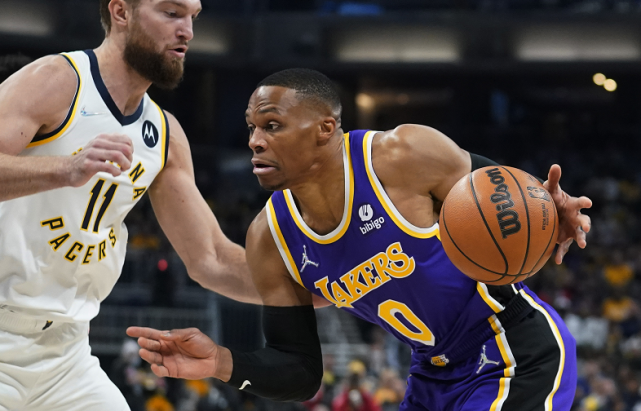 詹姆斯复出39分 湖人124-116步行者