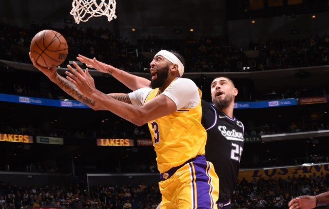 湖人主场三加时137-141不敌国王 詹姆斯得到30分11助攻