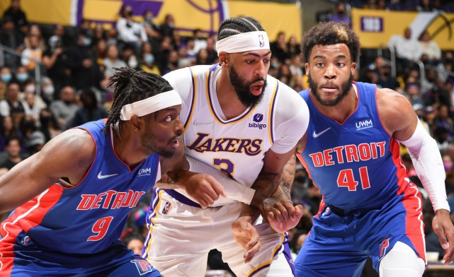 詹姆斯33＋9 湖人主场110-106击败活塞