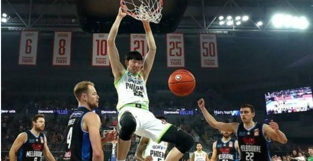 NBL官网用“中国巨星”形容周琦