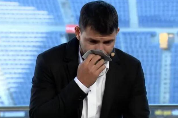 阿圭罗正式宣布退役