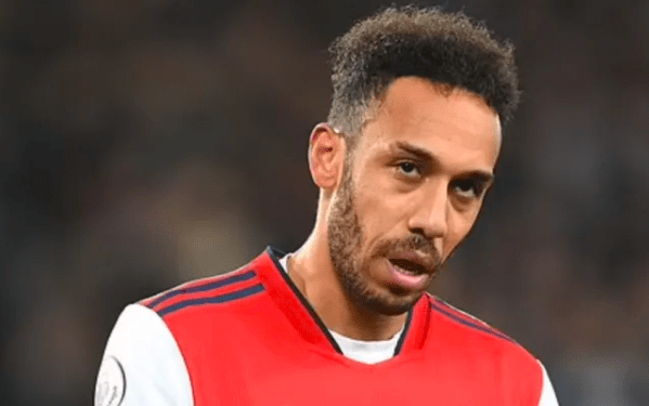 巴萨考虑用登贝莱交换奥巴梅扬