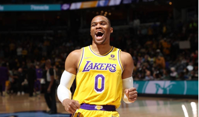 威少触发健康安全协议，湖人短约小托马斯