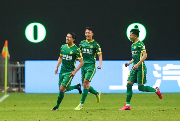 国足中锋竞争张玉宁领先郭田雨