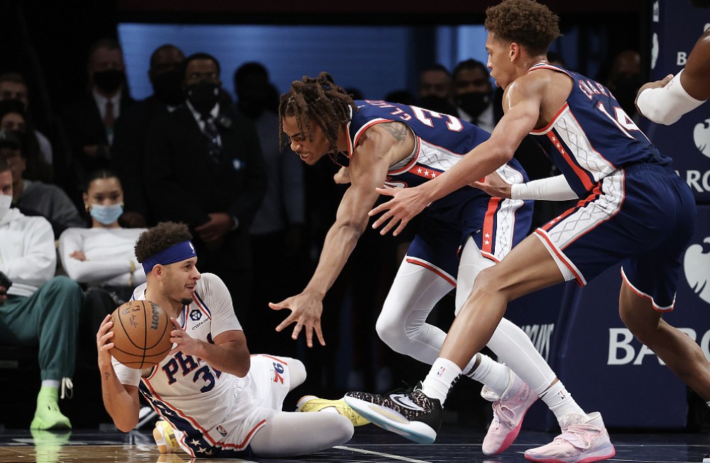 杜兰特34＋11＋8 篮网114-105费城