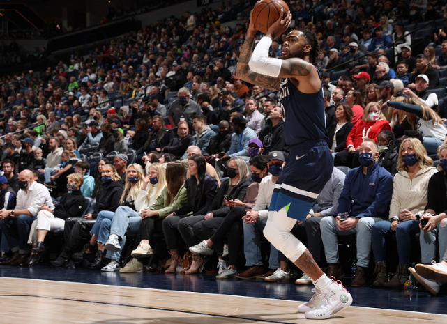 唐斯轰24＋7 森林狼111-105击败独行侠