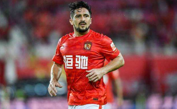 洛国富打算继续在中国踢球