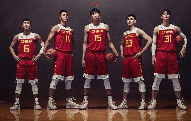 中国男篮历任主教练是谁
