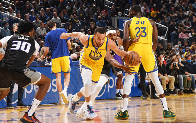 库里30＋4 国王98-113勇士