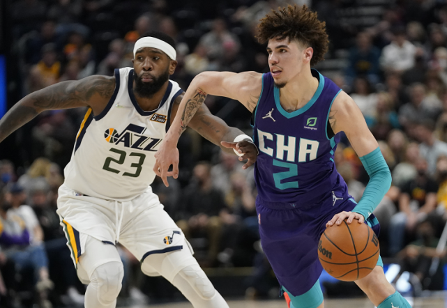 戈贝尔23＋21 爵士112-102战胜黄蜂