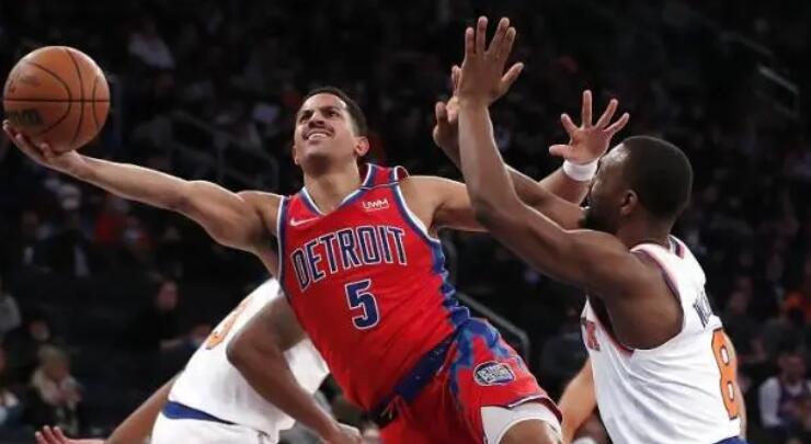 兰德尔21＋11 活塞91-105尼克斯