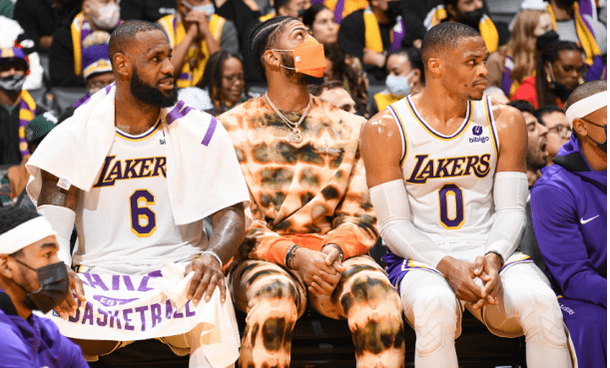 威少詹皇难适配 湖人问题成灾