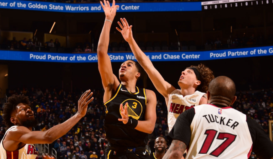 库里9分创赛季新低 勇士115-108击败热火