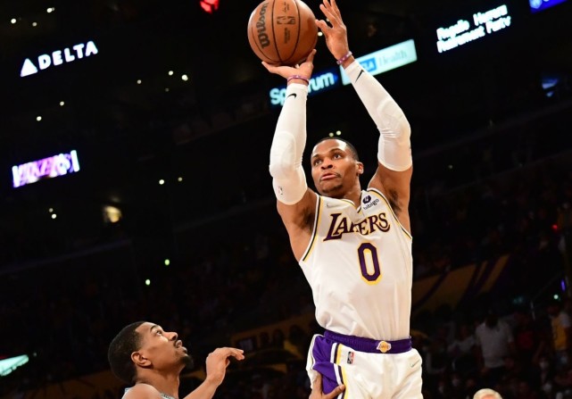 詹姆斯35＋9＋7 灰熊127-119湖人