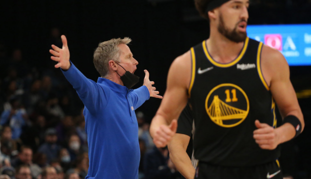 汤普森将战雄鹿