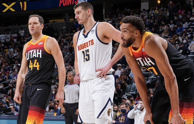 戈贝尔复出轰18＋19 爵士125-102战胜掘金